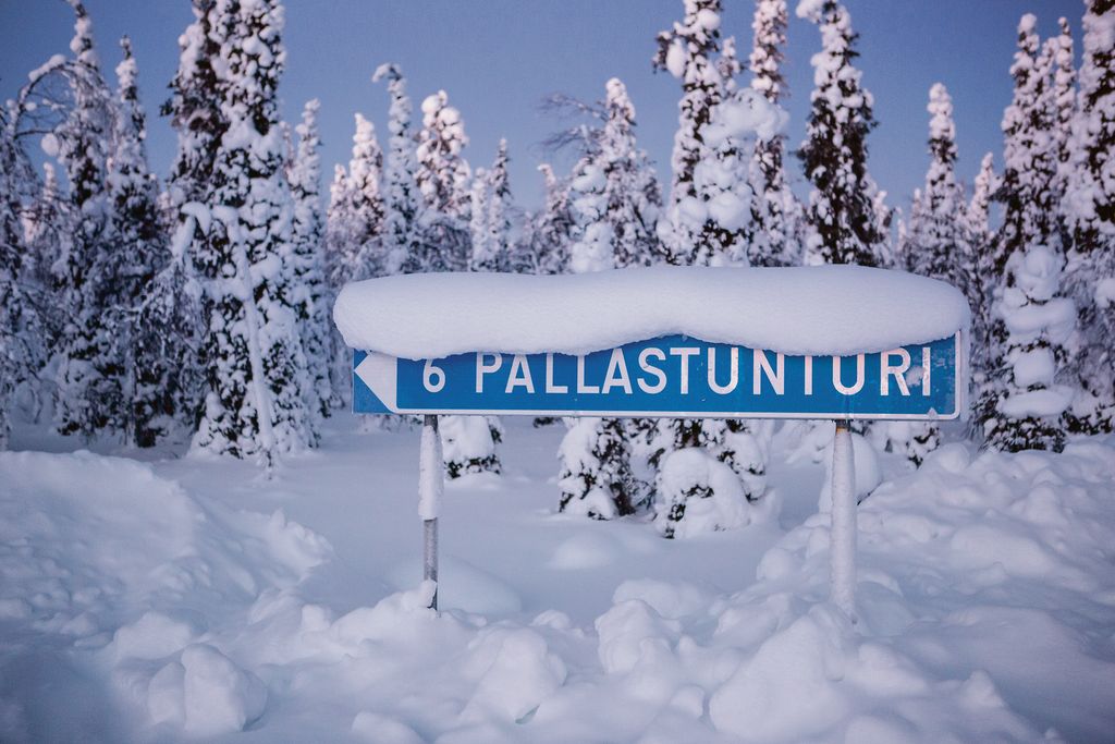 Kuukkeli - Lumivyöryyn Joutunut Lapsi Löytyi Kuolleena – Surutilaisuus ...